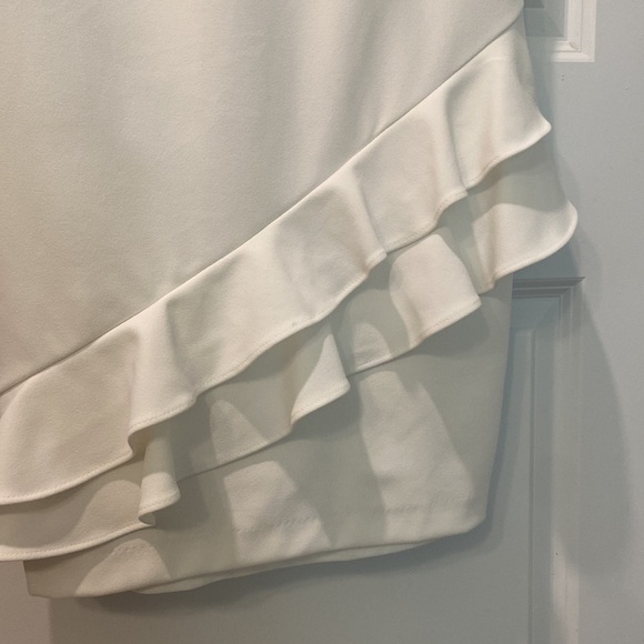 Calvin Klein - Sleeveless White Sheath Dress with Ruffle detail - Picture 4 of 9